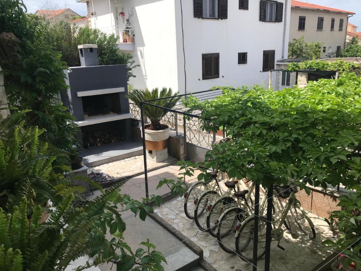 Apartments Lota On Top Location Супетар Екстериор снимка
